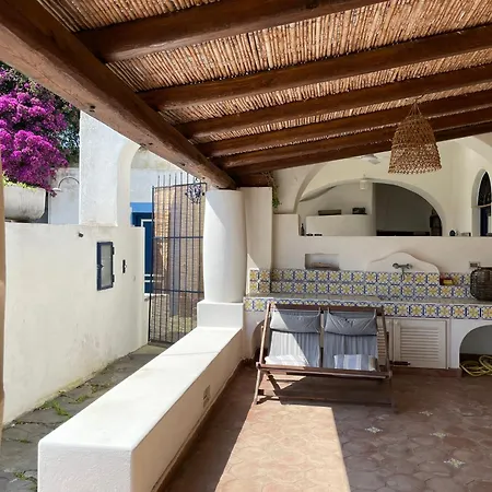 La Casa Sul Porto Di Santa Marina - Isole Eolie *